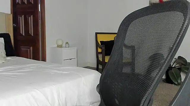 AnaHenao online show from 01/31/26, 09:46