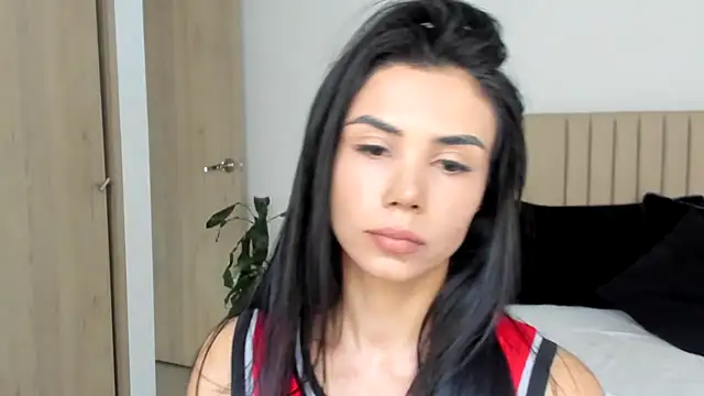 AnaHenao online show from 11/01/25, 09:19