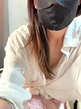 Snapshot of Annabody chatting on 11/13/25, 05:55 Annabody online show from 11/13/25, 05:55