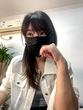 Snapshot of Annabody chatting on 11/10/25, 08:30 Annabody online show from 11/10/25, 08:30