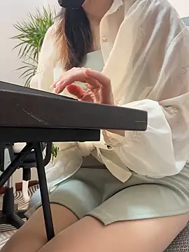 Snapshot of Annabody chatting on 12/14/25, 04:01 Annabody online show from 12/14/25, 04:01