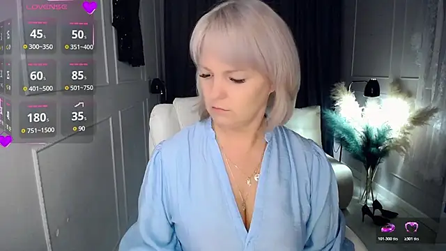 Snapshot of Juarnea chatting on 11/11/25, 11:16 Juarnea online show from 11/11/25, 11:16