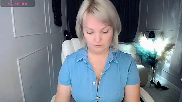 Juarnea online show from 02/24/26, 01:01