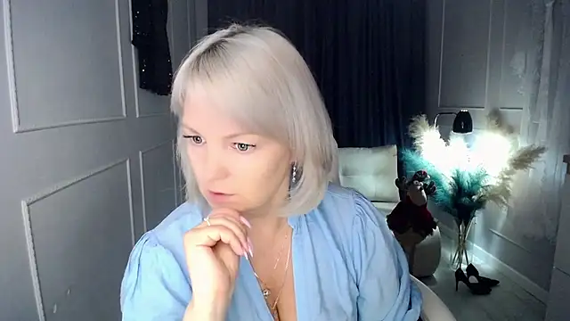 Snapshot of Juarnea chatting on 12/04/25, 05:28 Juarnea online show from 12/04/25, 05:28