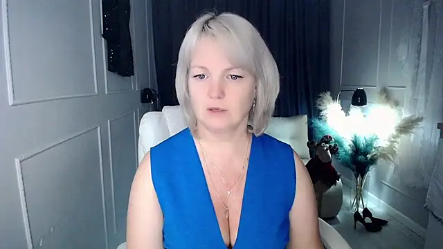 Snapshot of Juarnea chatting on 12/02/25, 08:05 Juarnea online show from 12/02/25, 08:05