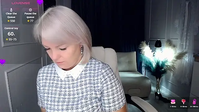 Snapshot of Juarnea chatting on 11/02/25, 05:45 Juarnea online show from 11/02/25, 05:45