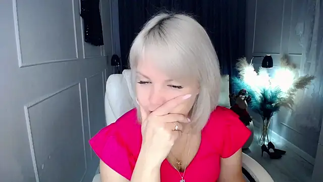 Snapshot of Juarnea chatting on 12/05/25, 07:40 Juarnea online show from 12/05/25, 07:40