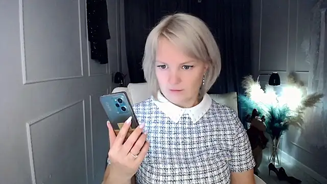 Juarnea online show from 12/19/25, 12:40