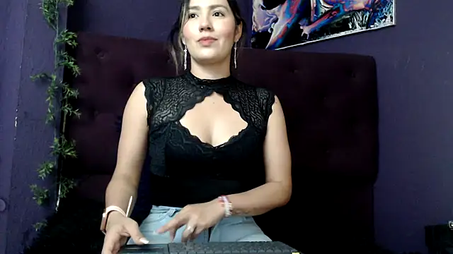 merlinaadams  online show from 02/22/25, 07:36