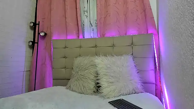 merlinaadams  online show from 03/03/25, 03:32