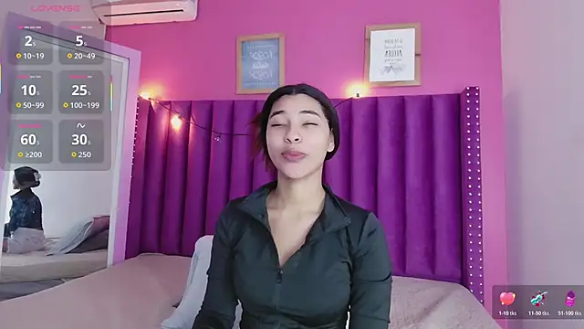 littleebonny online show from 10/18/25, 01:13