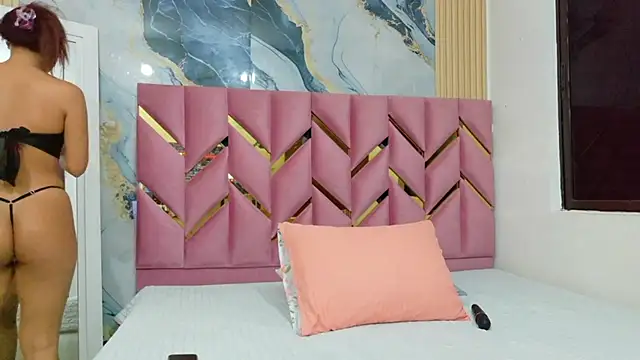 littleebonny online show from 12/21/25, 01:02