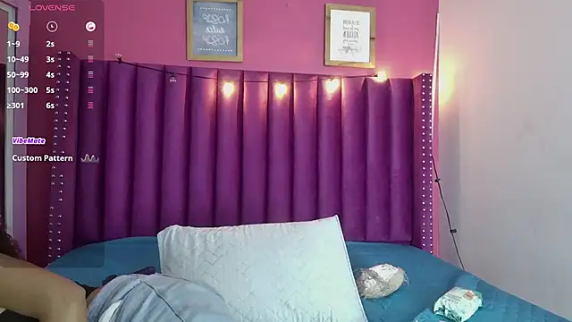 littleebonny online show from 09/26/25, 12:56