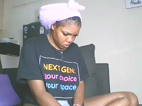 Snapshot of sweet_bigclit chatting on 05/31/26, 06:30 sweet bigclit online show from 05/31/26, 06:30