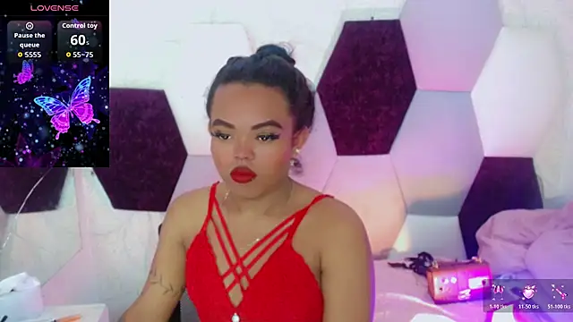 KayleighDreams  online show from 02/11/26, 04:56