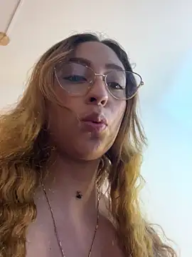 emily parkerr online show from 04/20/26, 07:26