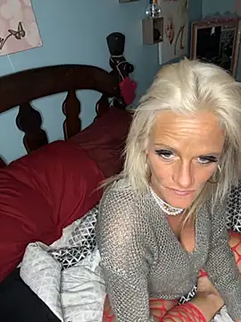 vixendoll87 online show from 11/29/25, 12:22