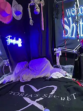 vixendoll87 online show from 02/16/25, 04:32