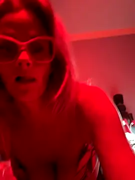 vixendoll87 online show from 10/19/25, 01:41