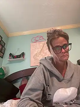 vixendoll87 online show from 11/17/25, 05:17