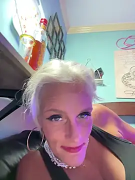 vixendoll87 online show from 11/23/25, 04:55