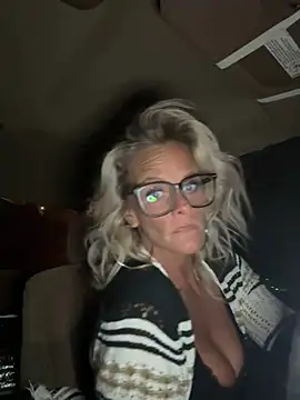 vixendoll87 online show from 03/30/26, 01:07