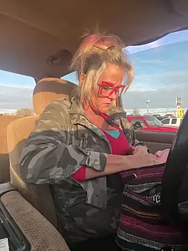 vixendoll87 online show from 03/18/26, 11:05