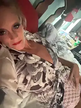 vixendoll87 online show from 11/12/25, 07:07