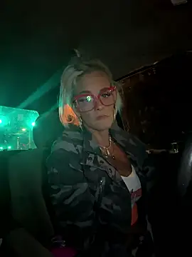 vixendoll87 online show from 01/13/26, 01:42