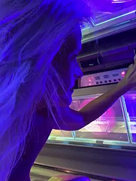 vixendoll87 online show from 10/19/25, 11:18
