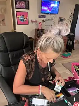 vixendoll87 online show from 05/14/26, 04:37