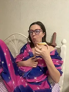 BeatriceTender online show from 03/15/26, 07:21