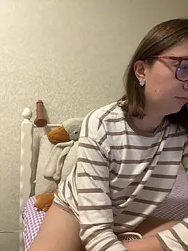 Snapshot of BeatriceTender chatting on 10/29/25, 07:57 BeatriceTender online show from 10/29/25, 07:57