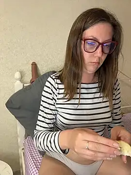 BeatriceTender online show from 05/24/26, 07:47