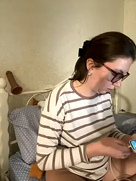 Snapshot of BeatriceTender chatting on 12/02/25, 07:48 BeatriceTender online show from 12/02/25, 07:48