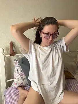 BeatriceTender online show from 04/15/26, 06:01