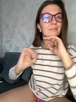 Snapshot of BeatriceTender chatting on 11/17/25, 10:52 BeatriceTender online show from 11/17/25, 10:52