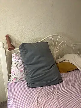 BeatriceTender online show from 04/15/26, 07:58