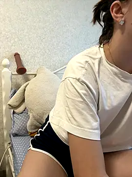 BeatriceTender online show from 10/15/25, 08:22