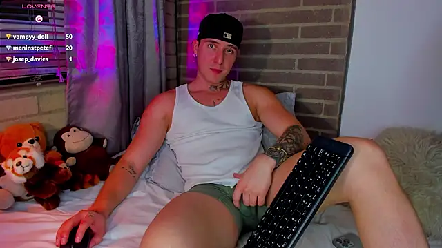 liam oficial02 online show from 02/17/26, 01:47