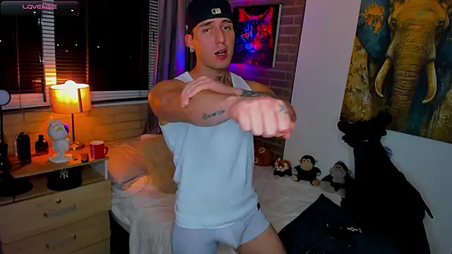 liam oficial02 online show from 03/16/26, 05:44