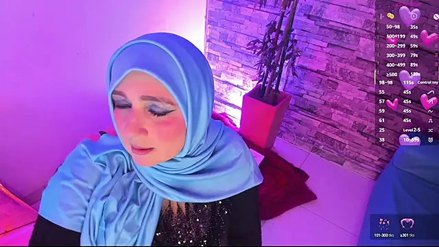Snapshot of HijabiMilf chatting on 09/18/25, 01:47 HijabiMilf online show from 09/18/25, 01:47