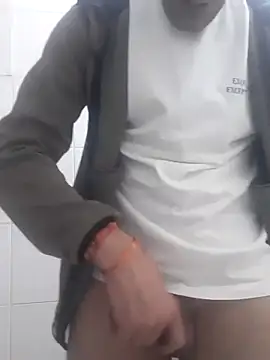 Snapshot of Aktorihann chatting on 09/27/25, 10:05 Aktorihann online show from 09/27/25, 10:05