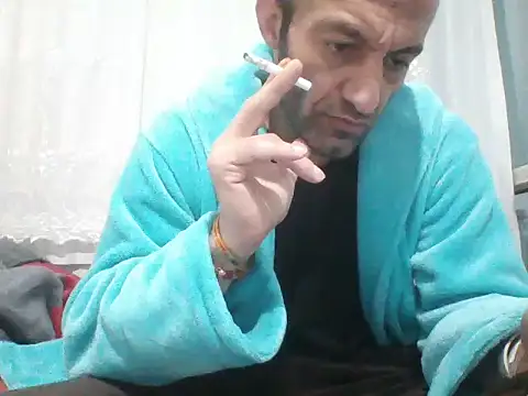 Snapshot of Aktorihann chatting on 10/12/25, 12:23 Aktorihann online show from 10/12/25, 12:23