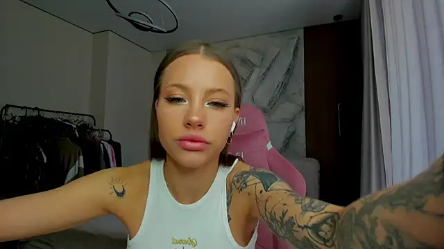 Snapshot of Patricia_bloom chatting on 05/26/26, 02:53 Patricia bloom online show from 05/26/26, 02:53