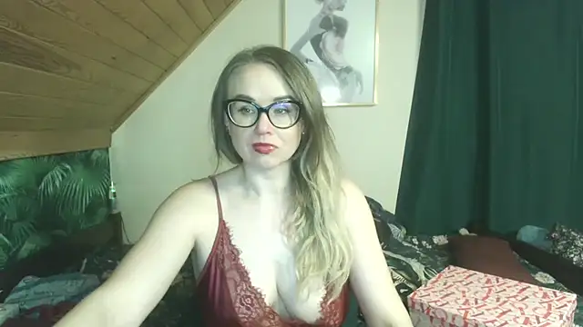 MilfKendra4U online show from 05/18/26, 07:40