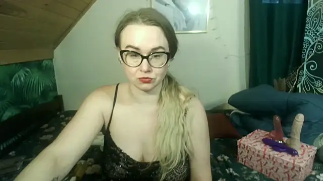 MilfKendra4U online show from 11/25/25, 10:04