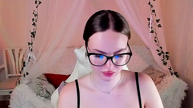 MishkaMe online show from 11/05/25, 03:04