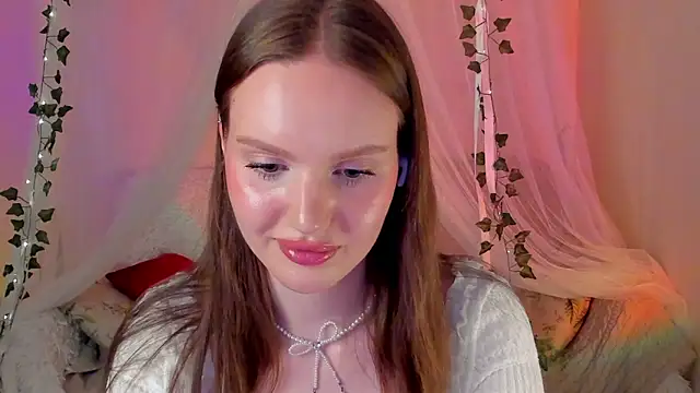 Snapshot of MishkaMe chatting on 03/21/25, 07:24 MishkaMe online show from 03/21/25, 07:24