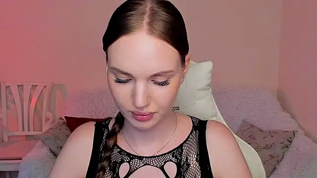 Snapshot of MishkaMe chatting on 07/10/26, 03:45 MishkaMe online show from 07/10/26, 03:45